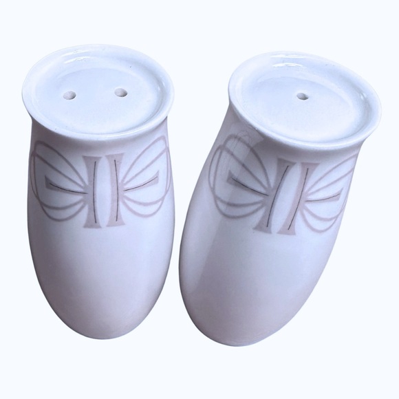 Vintage MCM 1960 Franciscan Merry Go Round Salt & Pepper Shakers Porcelain - Picture 2 of 3